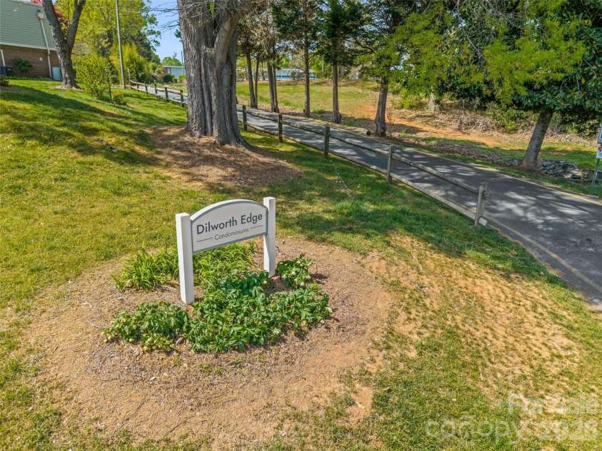 2636 Park Road, Charlotte, NC 28209.  MLS# CAR4359644, YatesRealty ID 20873. 