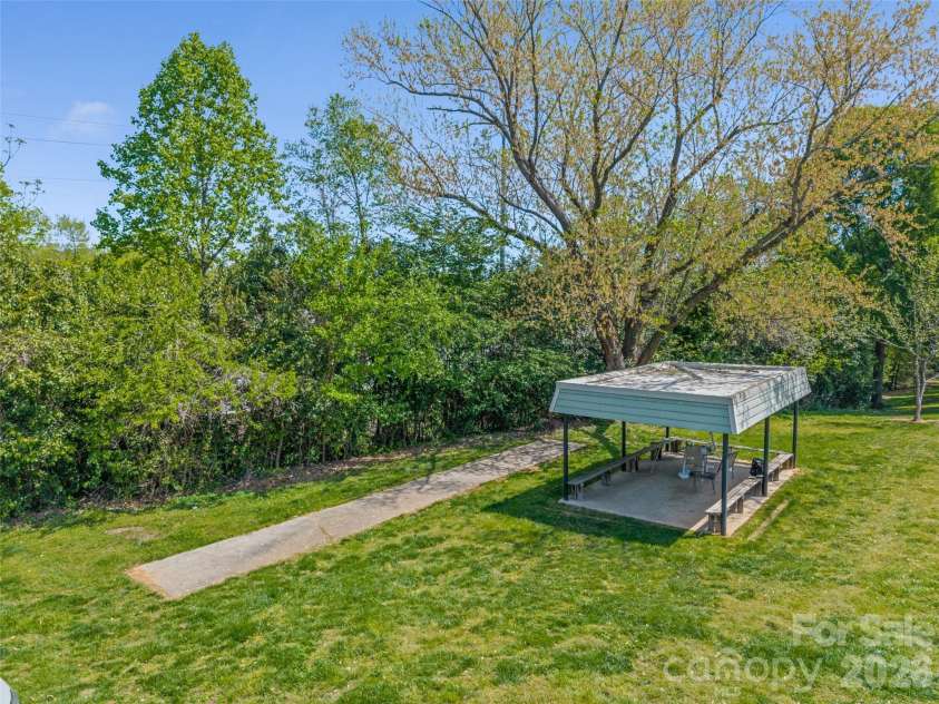 2636 Park Road, Charlotte, NC 28209.  MLS# CAR4359644, YatesRealty ID 20873. 
