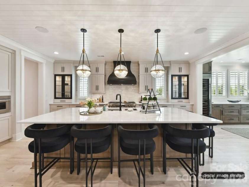 3133 Country Club Drive, Charlotte, NC 28205.  MLS# CAR4370769, YatesRealty ID 20874. 