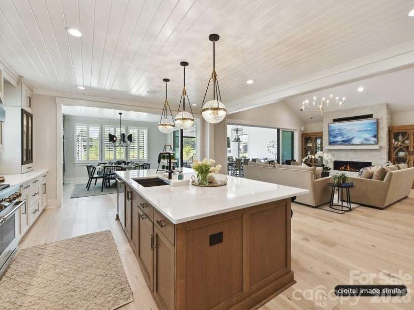3133 Country Club Drive, Charlotte, NC 28205.  MLS# CAR4370769, YatesRealty ID 20874. 