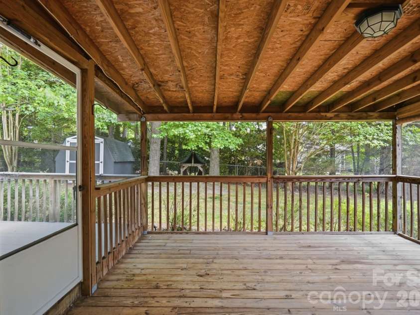 1200 Clear Springs Court, Charlotte, NC 28214.  MLS# CAR4370063, YatesRealty ID 20875. 