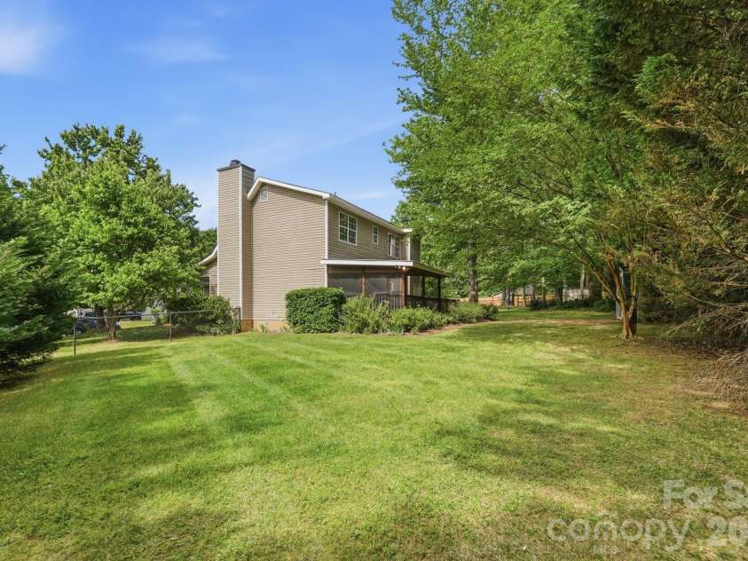 1200 Clear Springs Court, Charlotte, NC 28214.  MLS# CAR4370063, YatesRealty ID 20875. 