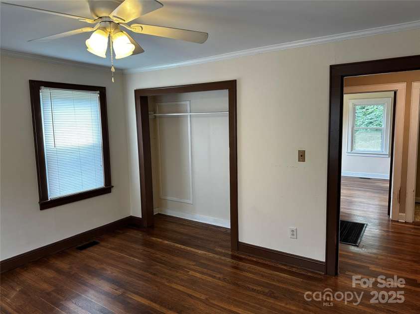 1116 Lenoir Avenue, Lenoir, NC 28645.  MLS# CAR4273431, YatesRealty ID 20876. 