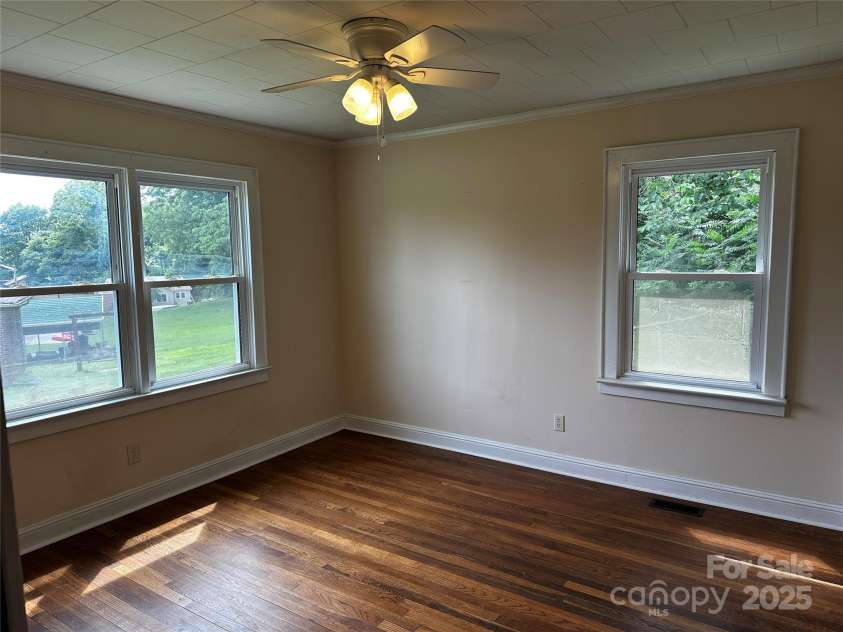 1116 Lenoir Avenue, Lenoir, NC 28645.  MLS# CAR4273431, YatesRealty ID 20876. 