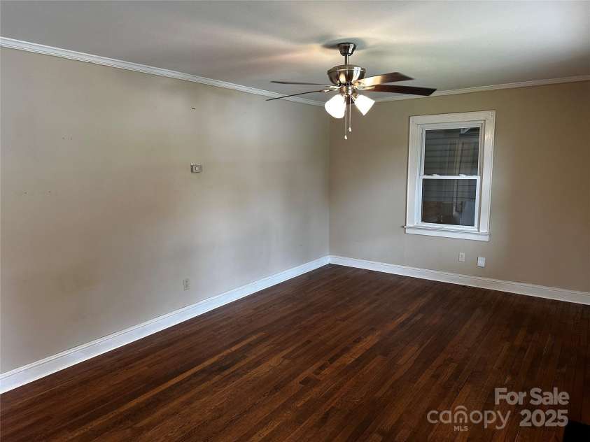 1116 Lenoir Avenue, Lenoir, NC 28645.  MLS# CAR4273431, YatesRealty ID 20876. 