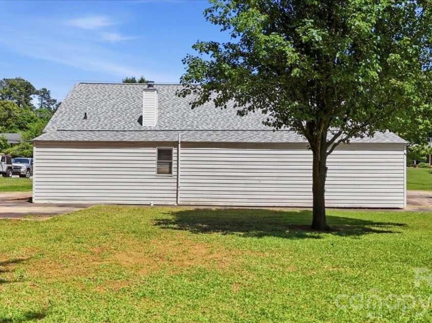 411 Patio Road, Easley, SC 29642.  MLS# CAR4377596, YatesRealty ID 20876. 