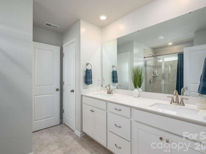 4630 Maiden Creek Way, Maiden, NC 28650.  MLS# CAR4344098, YatesRealty ID 20877. Primary Bathroom