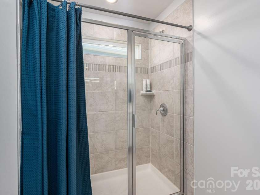 4630 Maiden Creek Way, Maiden, NC 28650.  MLS# CAR4344098, YatesRealty ID 20877. Primary Bathroom