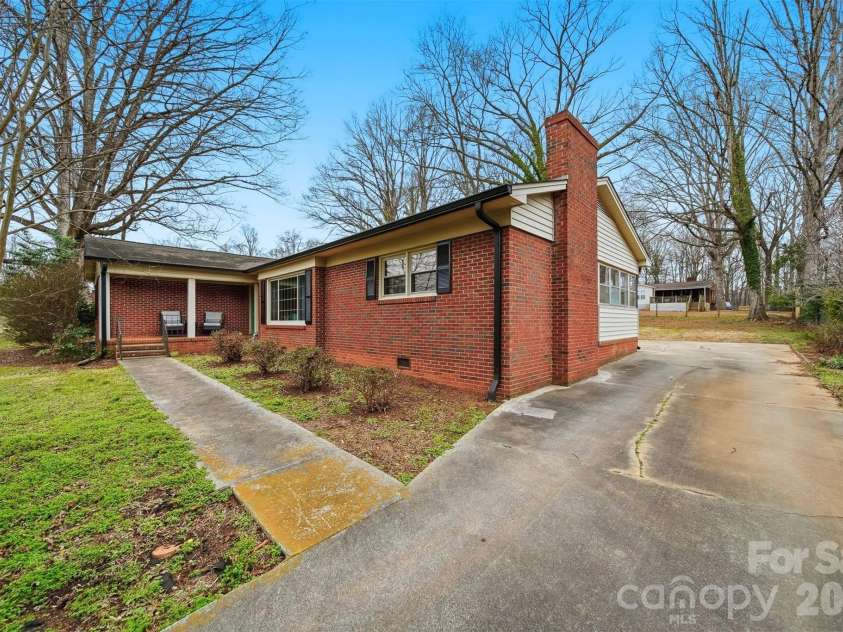 705 2nd Avenue, Conover, NC 28613.  MLS# CAR4352573, YatesRealty ID 20879. 
