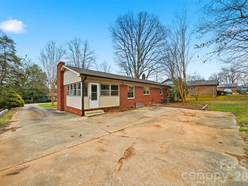 705 2nd Avenue, Conover, NC 28613.  MLS# CAR4352573, YatesRealty ID 20879. 