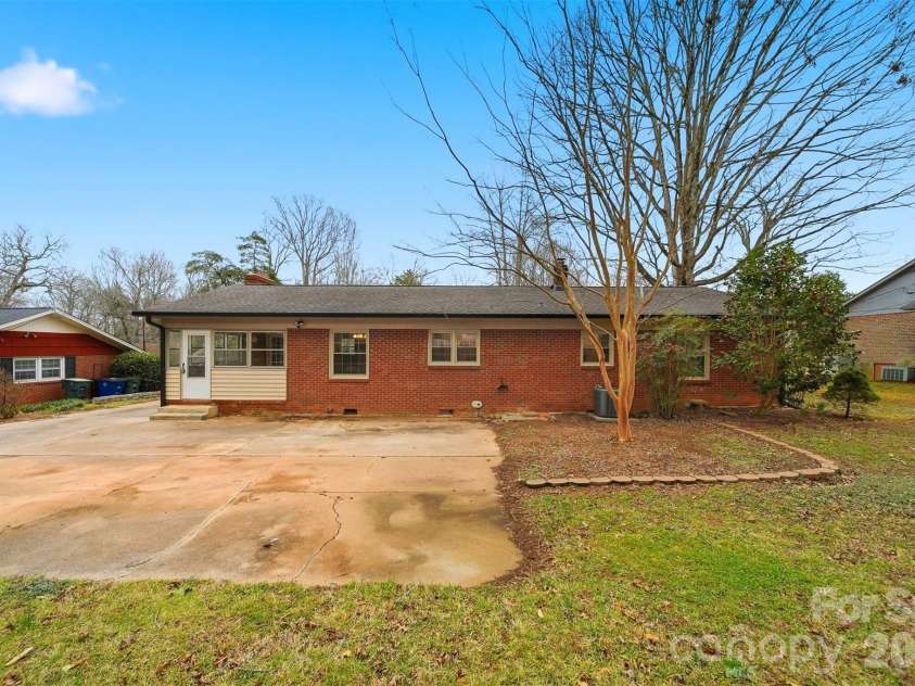 705 2nd Avenue, Conover, NC 28613.  MLS# CAR4352573, YatesRealty ID 20879. 
