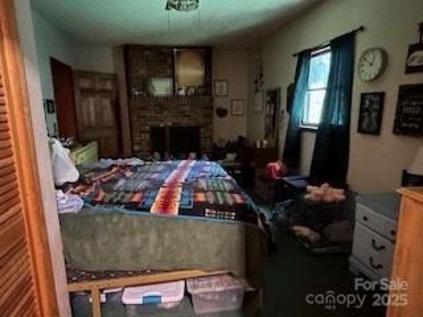40 Robinson Holler Drive, Marion, NC 28752.  MLS# CAR4273605, YatesRealty ID 20880. 2nd bedroom