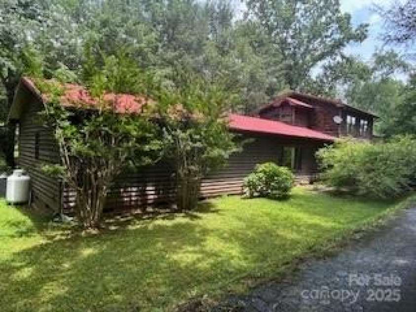 40 Robinson Holler Drive, Marion, NC 28752.  MLS# CAR4273605, YatesRealty ID 20880. Left side view