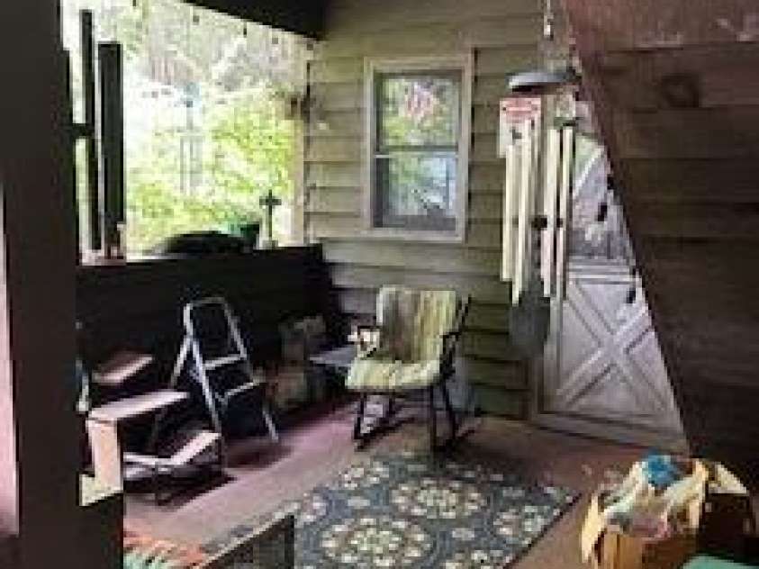 40 Robinson Holler Drive, Marion, NC 28752.  MLS# CAR4273605, YatesRealty ID 20880. Nook between Carport and Front door