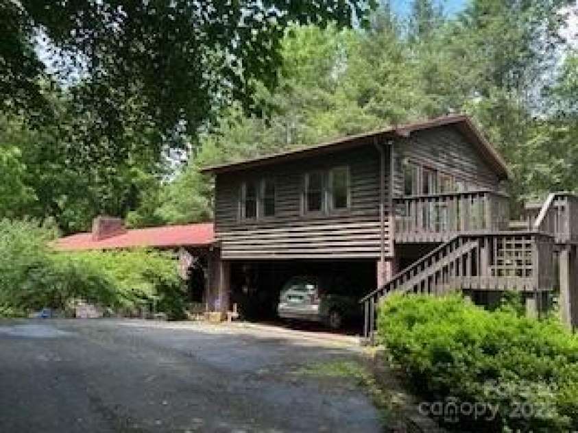 40 Robinson Holler Drive, Marion, NC 28752.  MLS# CAR4273605, YatesRealty ID 20880. Right side view
