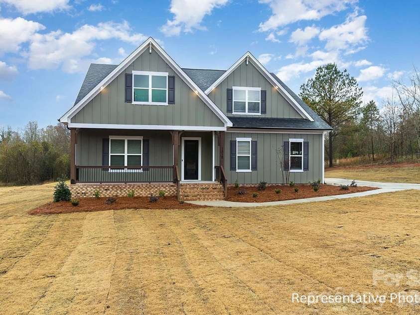 000 Rivendell Road, Denver, NC 28037.  MLS# CAR4343533, YatesRealty ID 20883. 