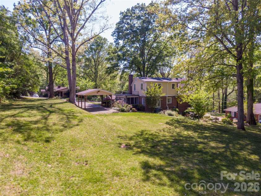 216 31st Avenue, Hickory, NC 28601.  MLS# CAR4349538, YatesRealty ID 20884. Backyard