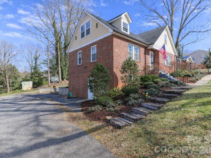 216 31st Avenue, Hickory, NC 28601.  MLS# CAR4349538, YatesRealty ID 20884. Lower driveway to basement