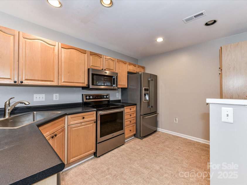 9530 Elizabeth Townes Lane, Charlotte, NC 28277.  MLS# CAR4264411, YatesRealty ID 20884. 