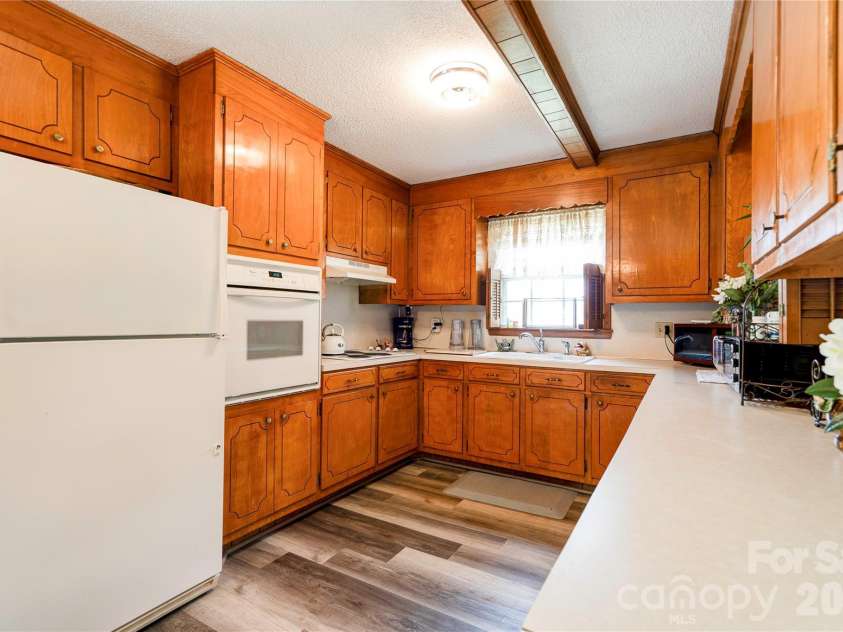 130 Old Belwood Road, Lawndale, NC 28090.  MLS# CAR4378448, YatesRealty ID 20885. Kitchen