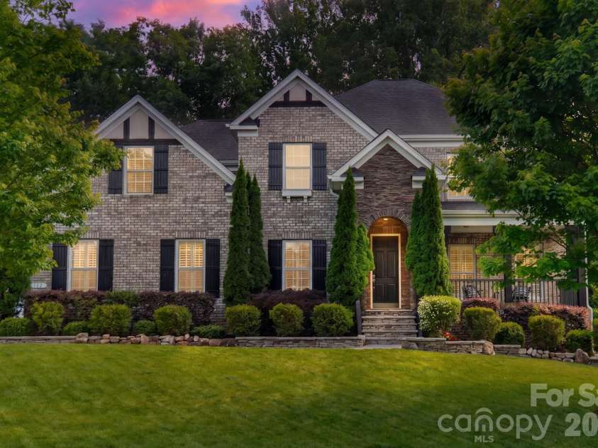 302 Tallow Tree Court, Waxhaw, NC 28173.  MLS# CAR4374585, YatesRealty ID 20886. 
