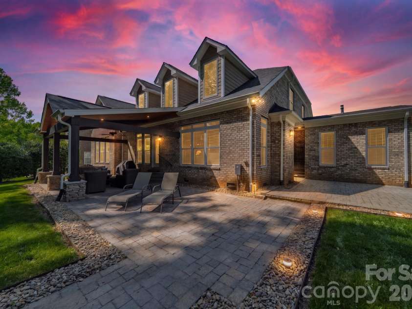 302 Tallow Tree Court, Waxhaw, NC 28173.  MLS# CAR4374585, YatesRealty ID 20886. 
