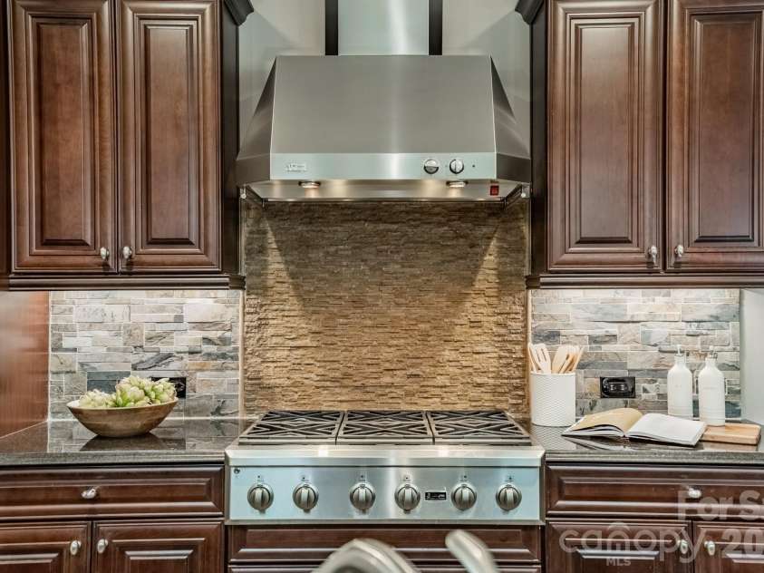 302 Tallow Tree Court, Waxhaw, NC 28173.  MLS# CAR4374585, YatesRealty ID 20886. 