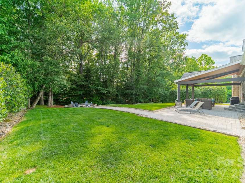302 Tallow Tree Court, Waxhaw, NC 28173.  MLS# CAR4374585, YatesRealty ID 20886. 