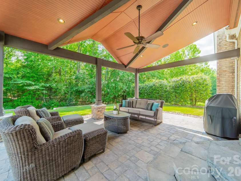 302 Tallow Tree Court, Waxhaw, NC 28173.  MLS# CAR4374585, YatesRealty ID 20886. 