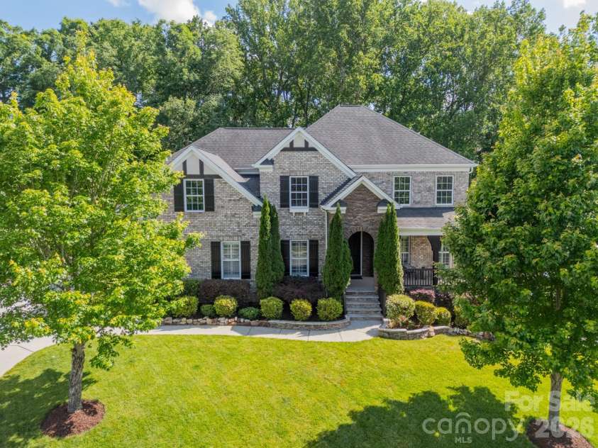 302 Tallow Tree Court, Waxhaw, NC 28173.  MLS# CAR4374585, YatesRealty ID 20886. 
