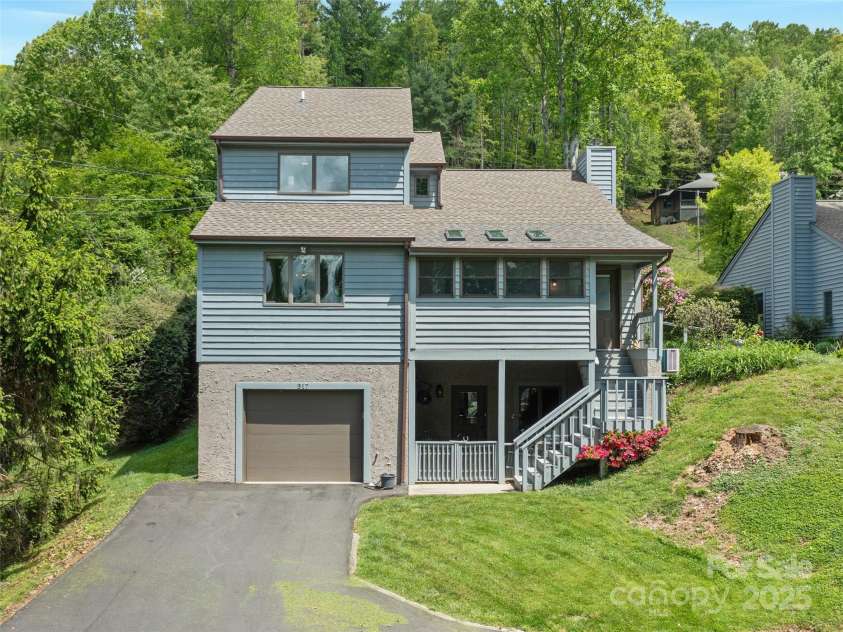 317 Robertson Street, Burnsville, NC 28714.  MLS# CAR4257391, YatesRealty ID 20887. 