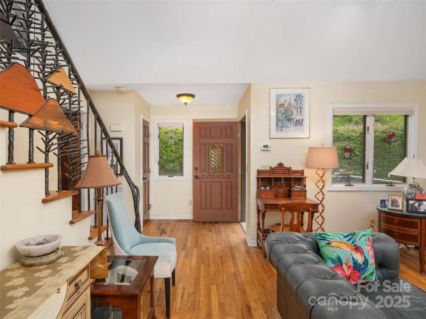 317 Robertson Street, Burnsville, NC 28714.  MLS# CAR4257391, YatesRealty ID 20887. 