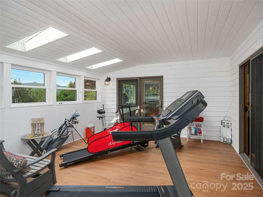 317 Robertson Street, Burnsville, NC 28714.  MLS# CAR4257391, YatesRealty ID 20887. 