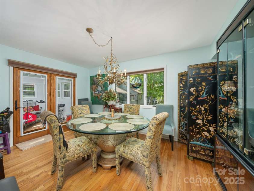 317 Robertson Street, Burnsville, NC 28714.  MLS# CAR4257391, YatesRealty ID 20887. 