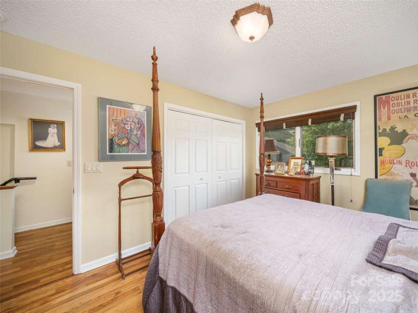 317 Robertson Street, Burnsville, NC 28714.  MLS# CAR4257391, YatesRealty ID 20887. 