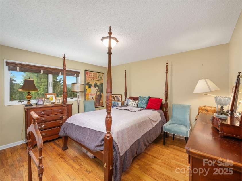 317 Robertson Street, Burnsville, NC 28714.  MLS# CAR4257391, YatesRealty ID 20887. 