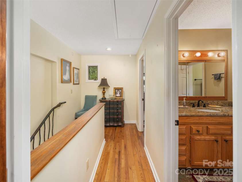 317 Robertson Street, Burnsville, NC 28714.  MLS# CAR4257391, YatesRealty ID 20887. 