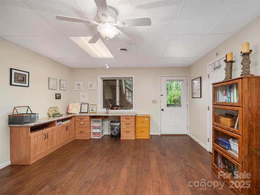 317 Robertson Street, Burnsville, NC 28714.  MLS# CAR4257391, YatesRealty ID 20887. 