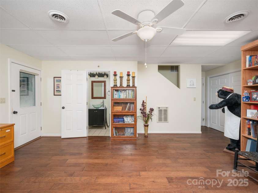 317 Robertson Street, Burnsville, NC 28714.  MLS# CAR4257391, YatesRealty ID 20887. 