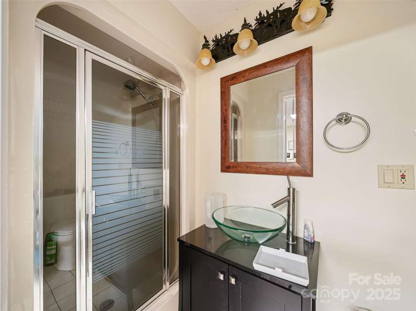 317 Robertson Street, Burnsville, NC 28714.  MLS# CAR4257391, YatesRealty ID 20887. 