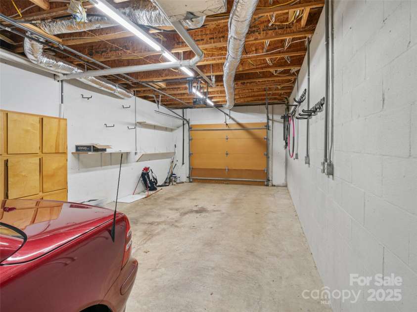 317 Robertson Street, Burnsville, NC 28714.  MLS# CAR4257391, YatesRealty ID 20887. 