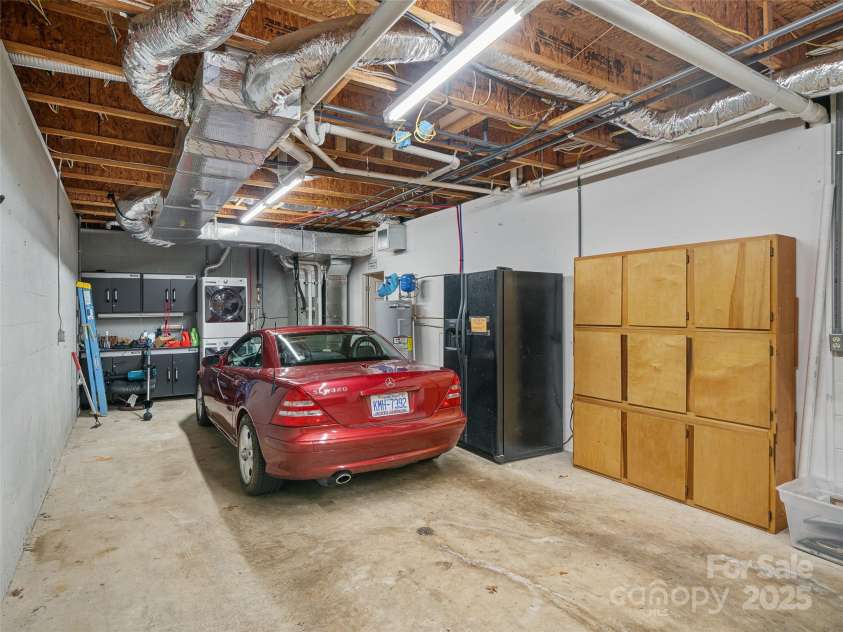 317 Robertson Street, Burnsville, NC 28714.  MLS# CAR4257391, YatesRealty ID 20887. 