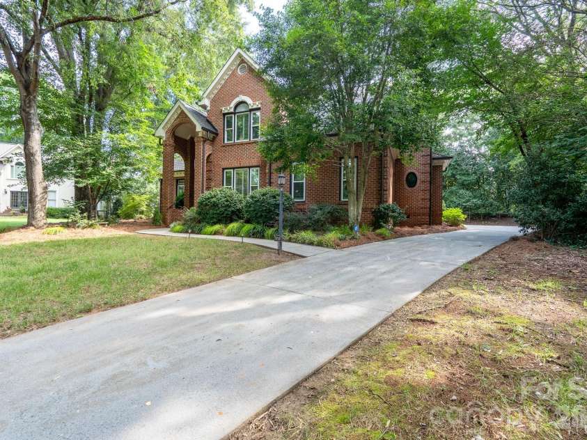 5201 Jupiter Hills Court, Charlotte, NC 28277.  MLS# CAR4294389, YatesRealty ID 20887. 