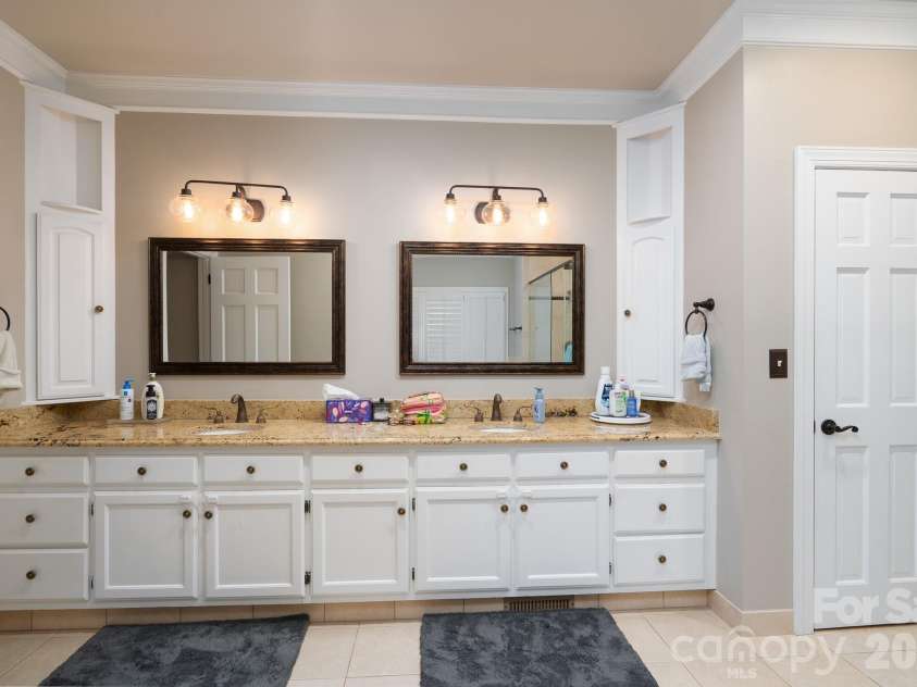 5201 Jupiter Hills Court, Charlotte, NC 28277.  MLS# CAR4294389, YatesRealty ID 20887. 