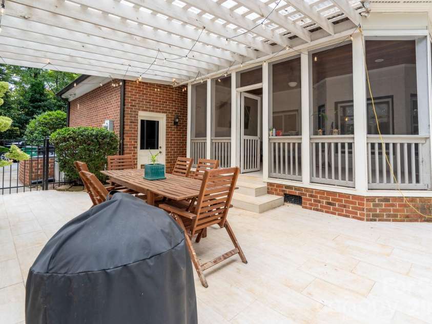 5201 Jupiter Hills Court, Charlotte, NC 28277.  MLS# CAR4294389, YatesRealty ID 20887. 