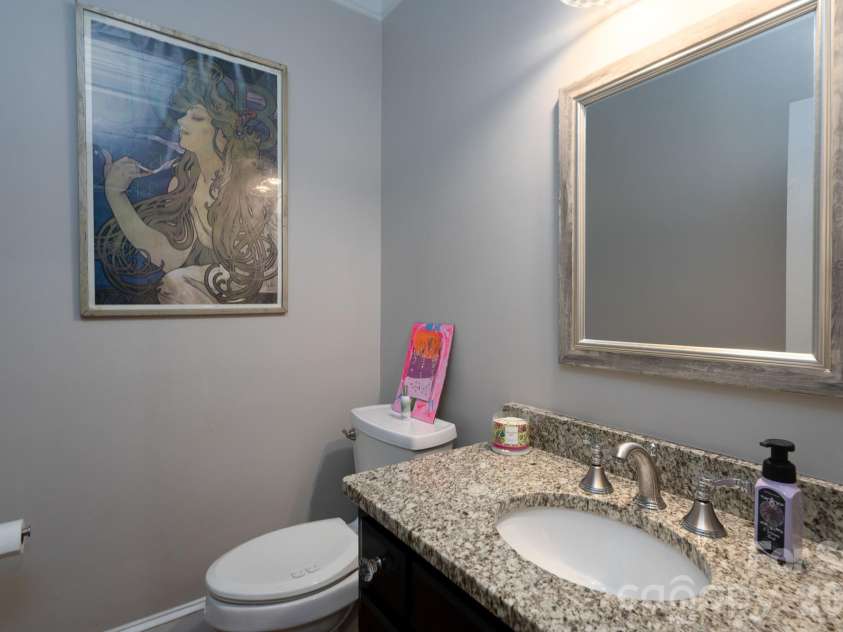 5201 Jupiter Hills Court, Charlotte, NC 28277.  MLS# CAR4294389, YatesRealty ID 20887. Main level half bath