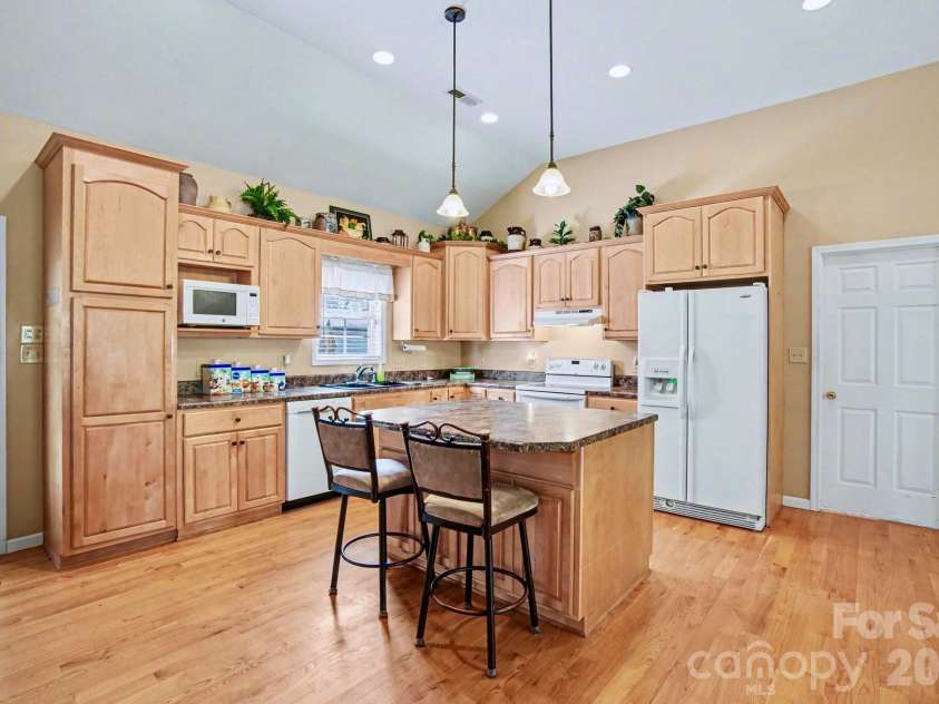 270 Spicewood Circle, Troutman, NC 28166.  MLS# CAR4356836, YatesRealty ID 20888. 