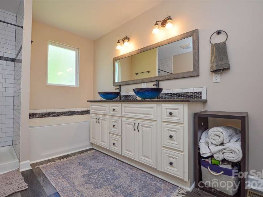 8024 Eagle Street, Mount Pleasant, NC 28124.  MLS# CAR4256801, YatesRealty ID 20888. Ensuite bath