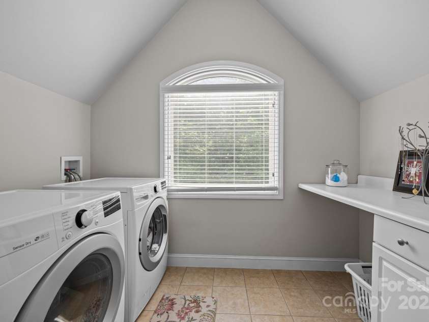 18305 Dembridge Drive, Davidson, NC 28036.  MLS# CAR4249424, YatesRealty ID 20889. 