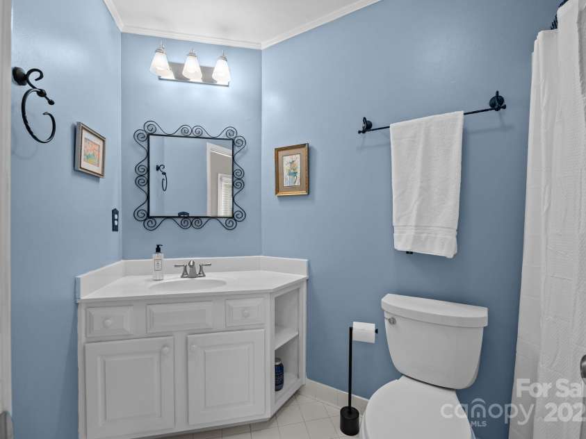 18305 Dembridge Drive, Davidson, NC 28036.  MLS# CAR4249424, YatesRealty ID 20889. 